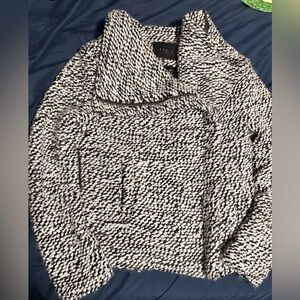 Cozy Black and White Knit Sweater XS